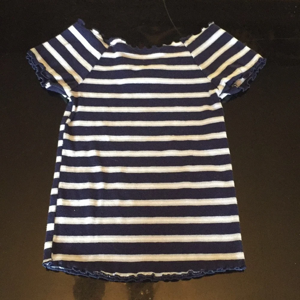Justice t shirt striped blue and white size 6/7‎